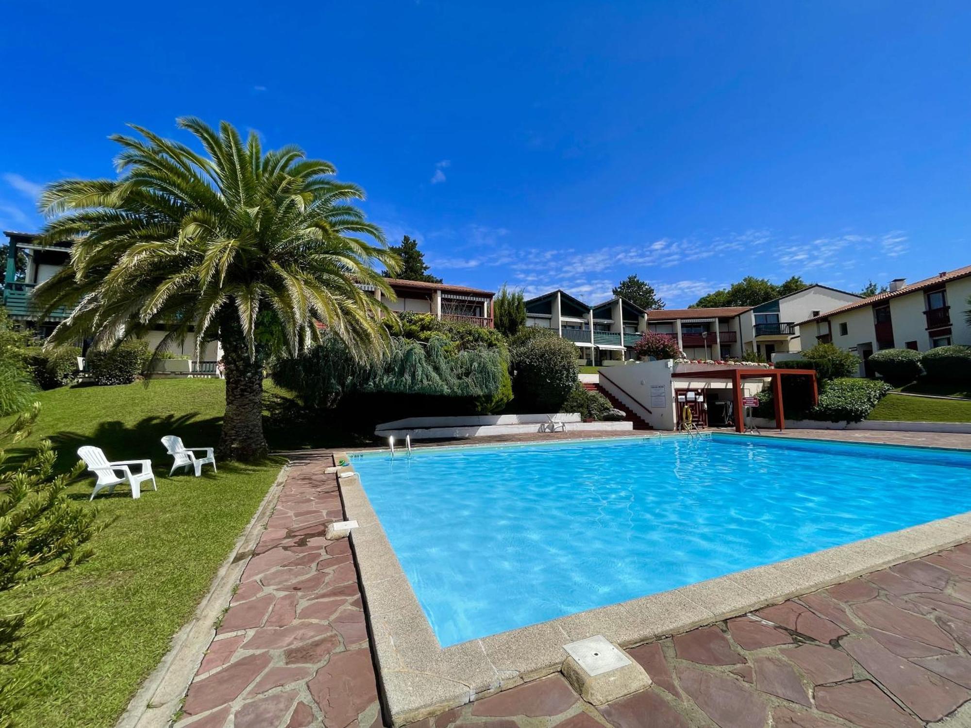 Caporizon-Baillenia-T1 Vue Montagne - Piscine St Jean De Luz Apartment Saint-Jean-de-Luz Bagian luar foto